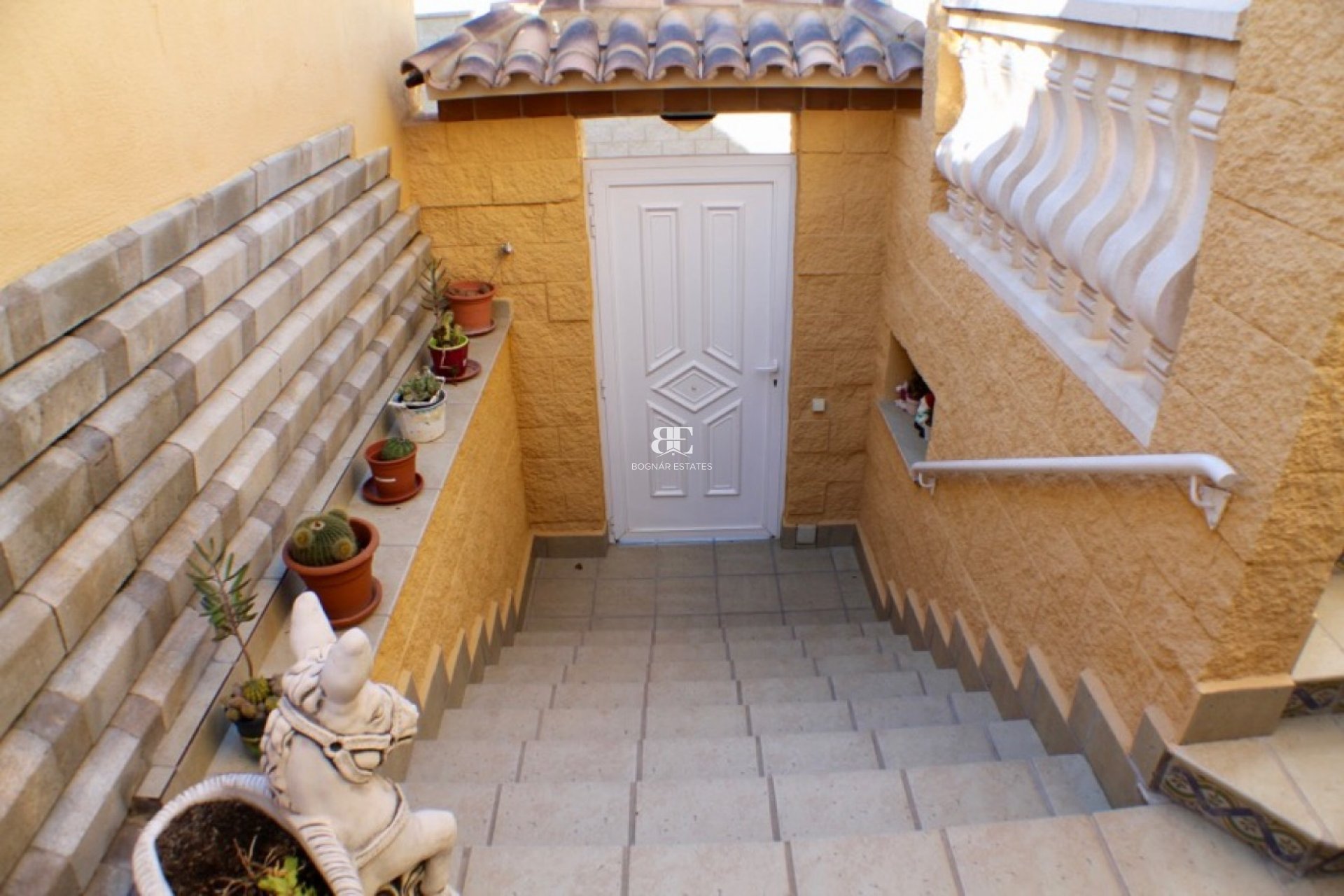 Herverkoop - Villa -
La Nucía - Urbanisations