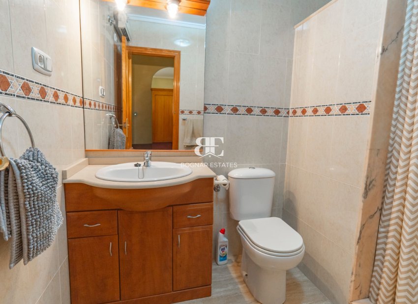 Herverkoop - Villa -
Lo Crispin