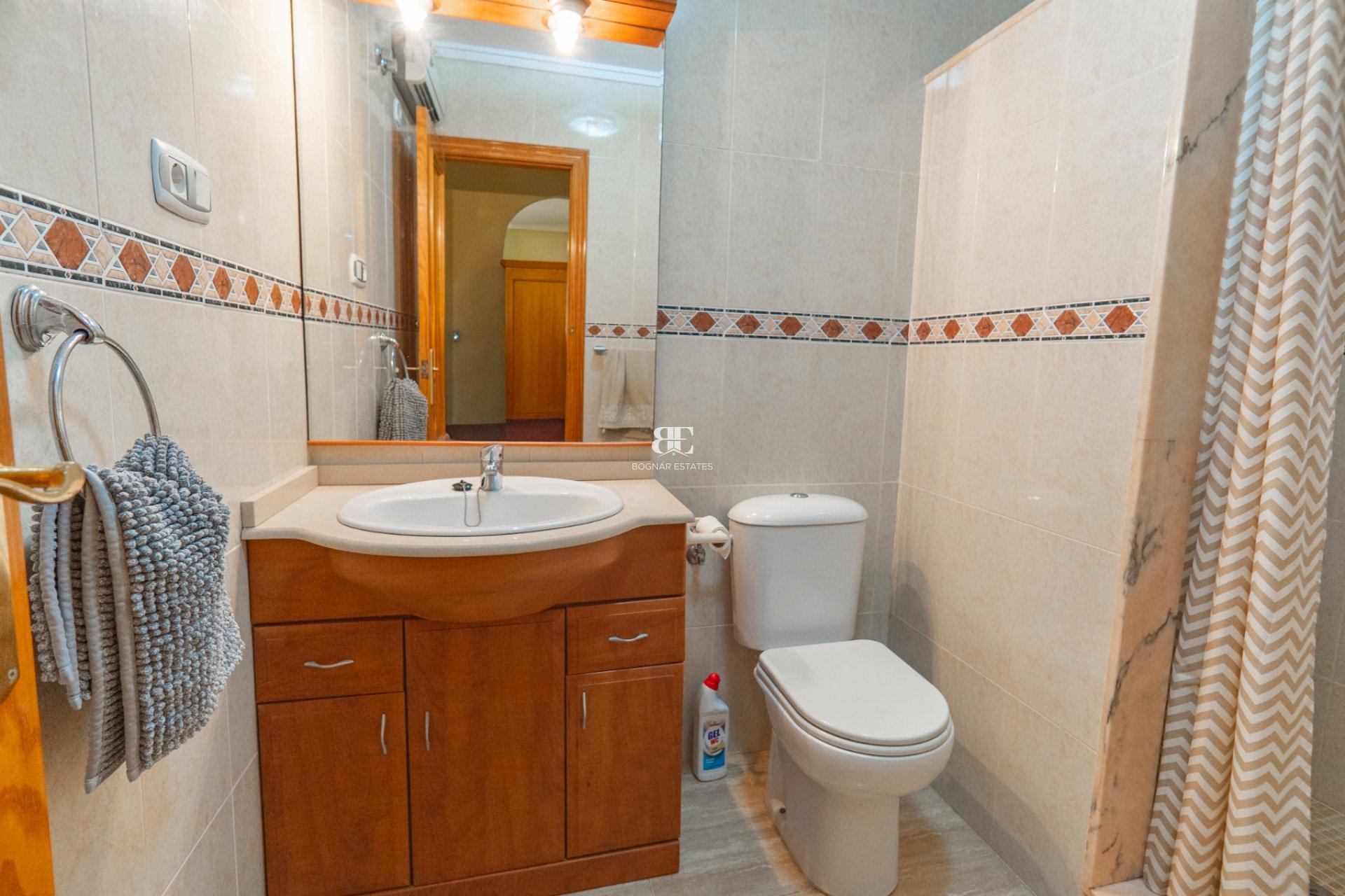 Herverkoop - Villa -
Lo Crispin