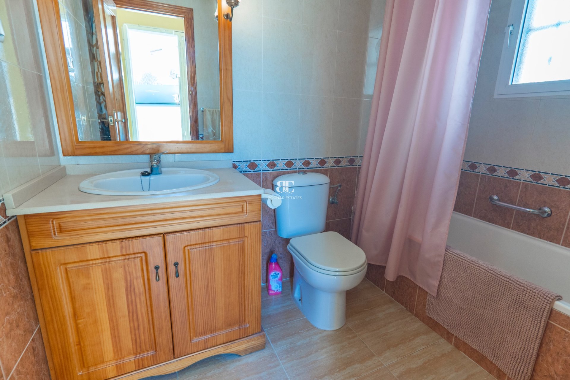 Herverkoop - Villa -
Lo Crispin