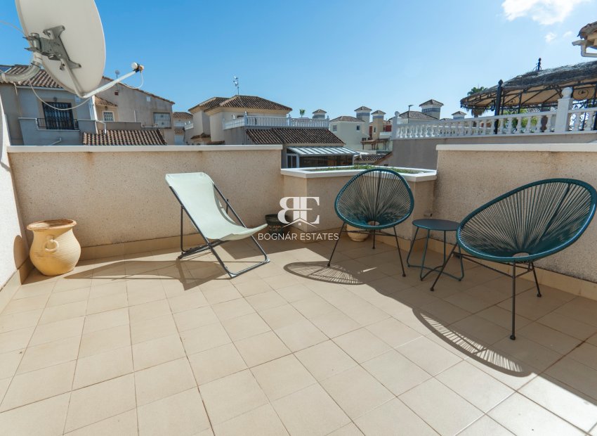 Herverkoop - Villa -
Lo Crispin