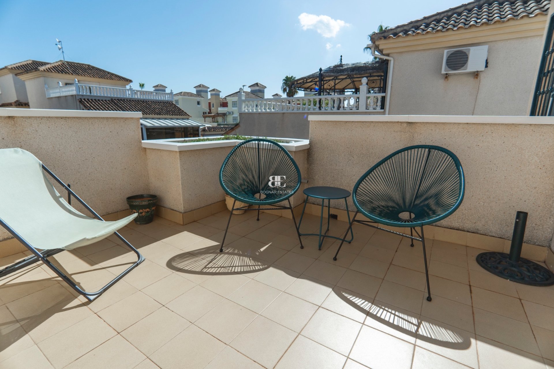 Herverkoop - Villa -
Lo Crispin