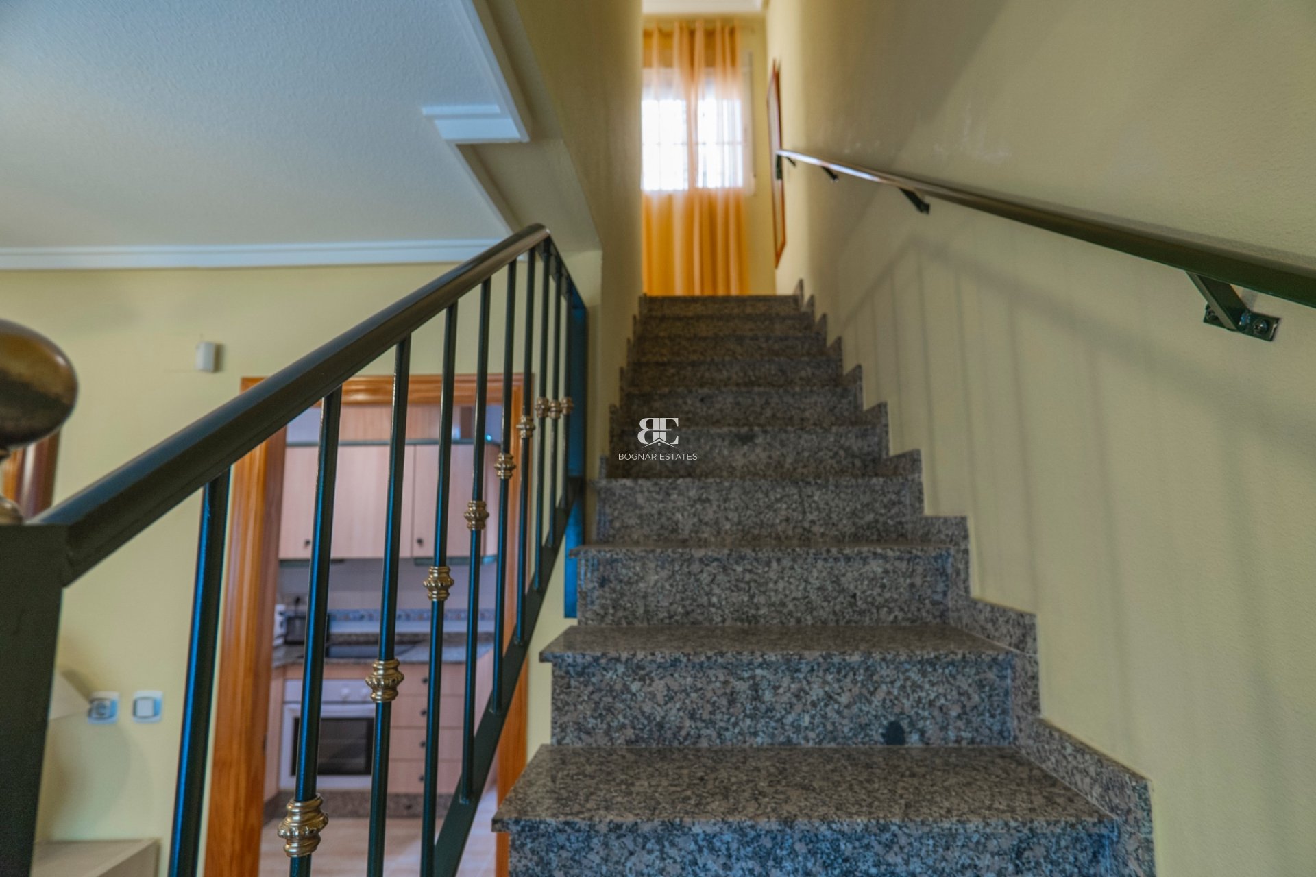 Herverkoop - Villa -
Lo Crispin