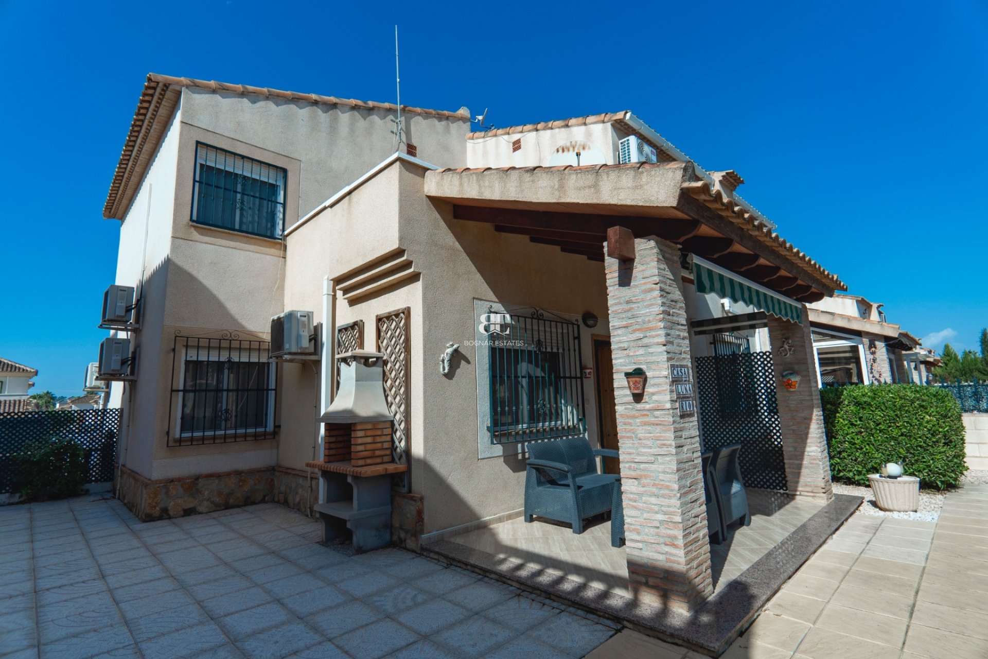 Herverkoop - Villa -
Lo Crispin