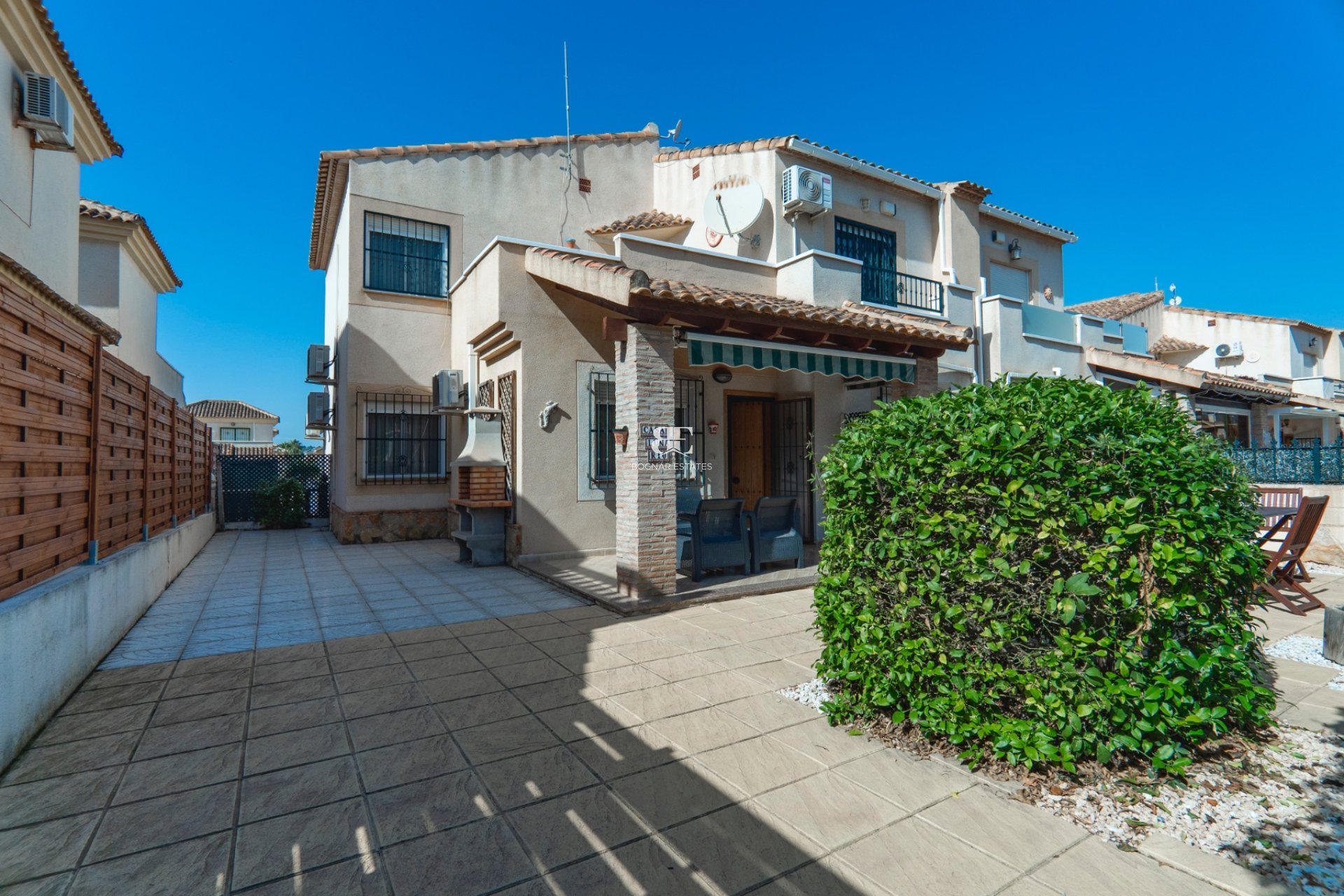 Herverkoop - Villa -
Lo Crispin