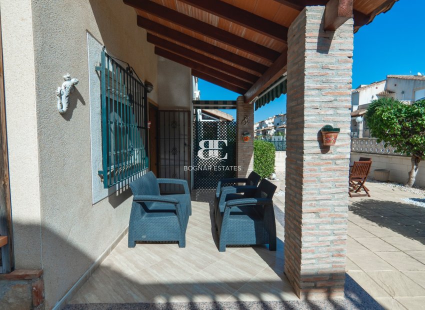 Herverkoop - Villa -
Lo Crispin