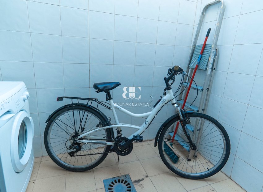 Herverkoop - Villa -
Lo Crispin