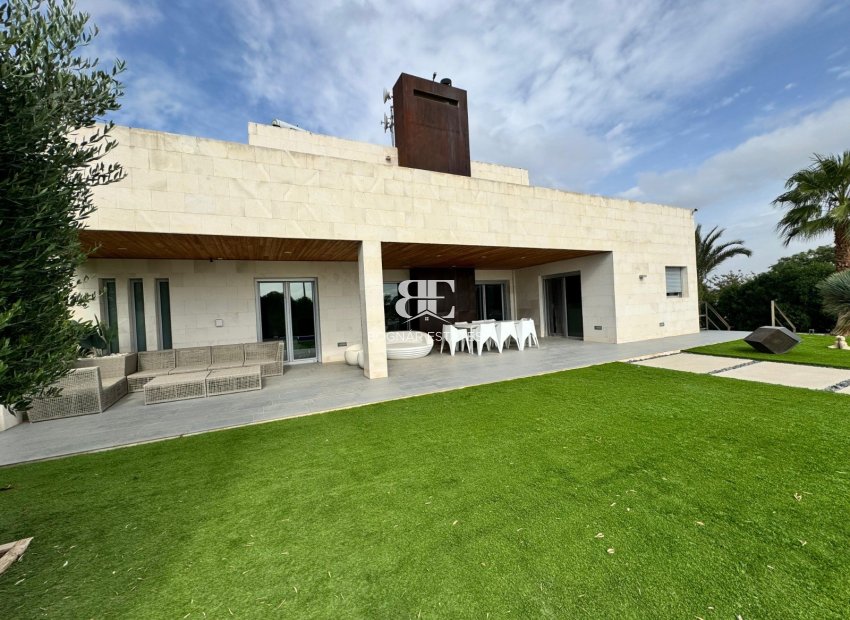 Herverkoop - Villa -
Lorca - El Campillo