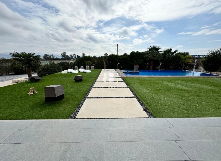 Herverkoop - Villa -
Lorca - El Campillo