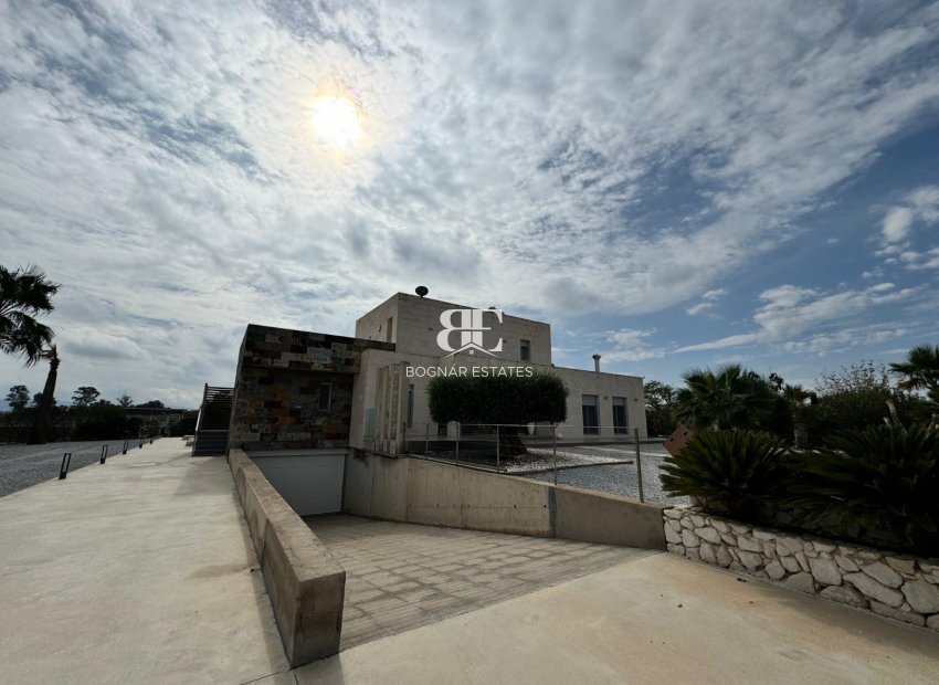 Herverkoop - Villa -
Lorca - El Campillo