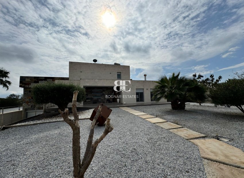 Herverkoop - Villa -
Lorca - El Campillo