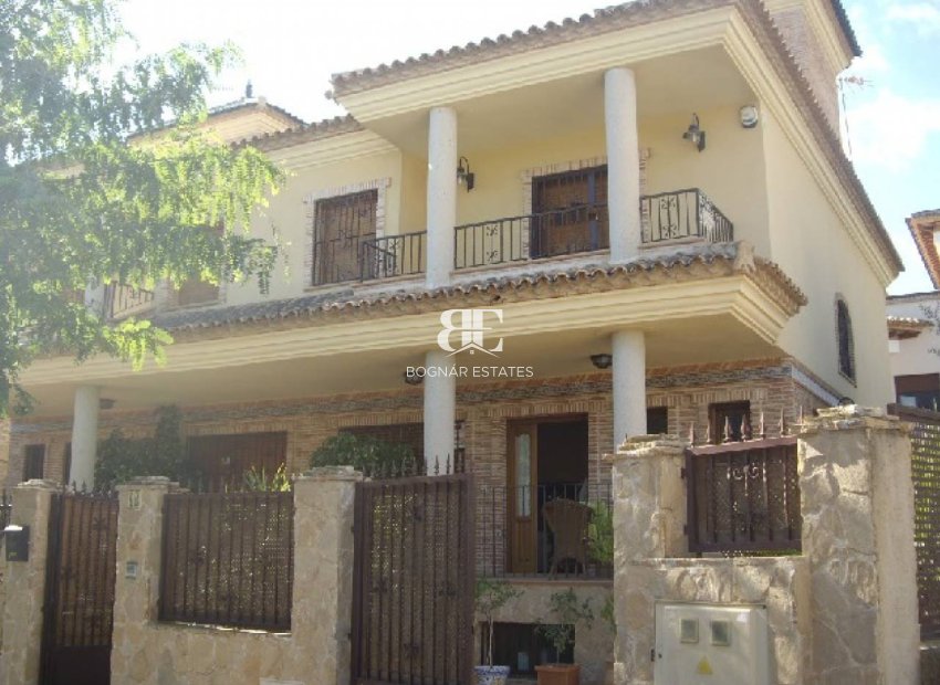 Herverkoop - Villa -
Los Alcazares - Beach