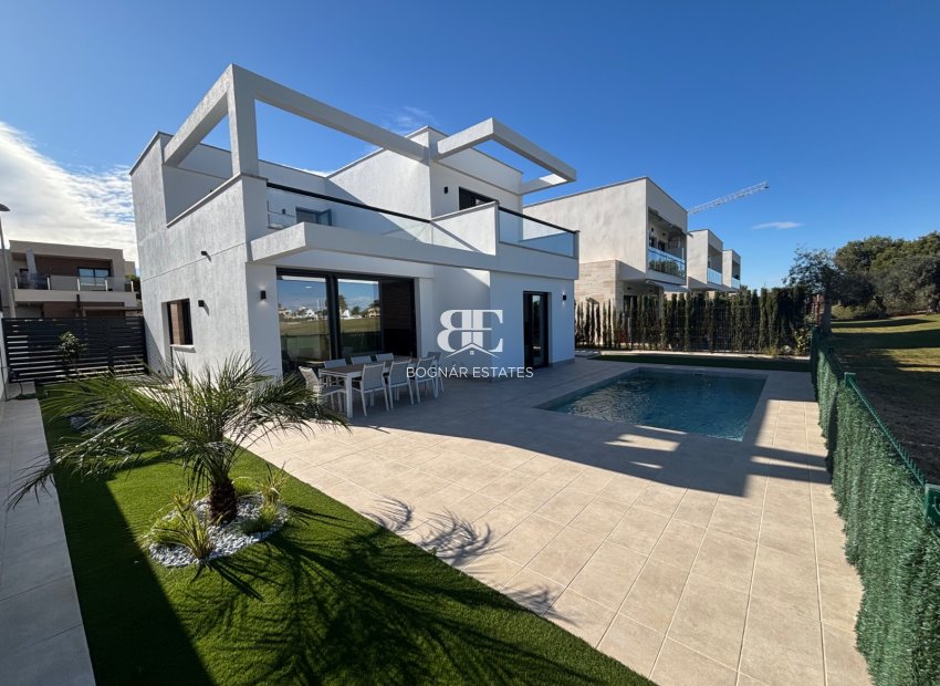 Herverkoop - Villa -
Los Alcazares - Roda Golf Resort