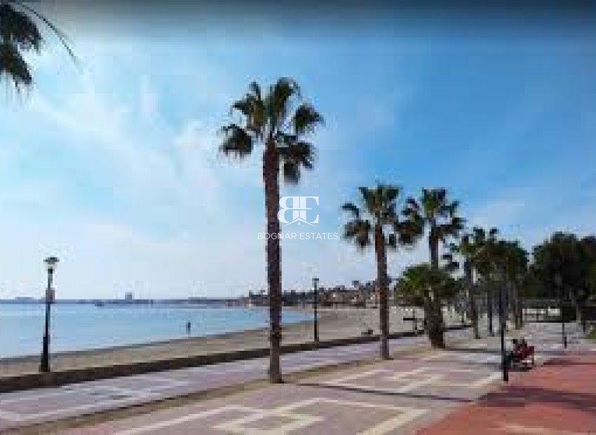 Herverkoop - Villa -
Los Alcazares - Roda