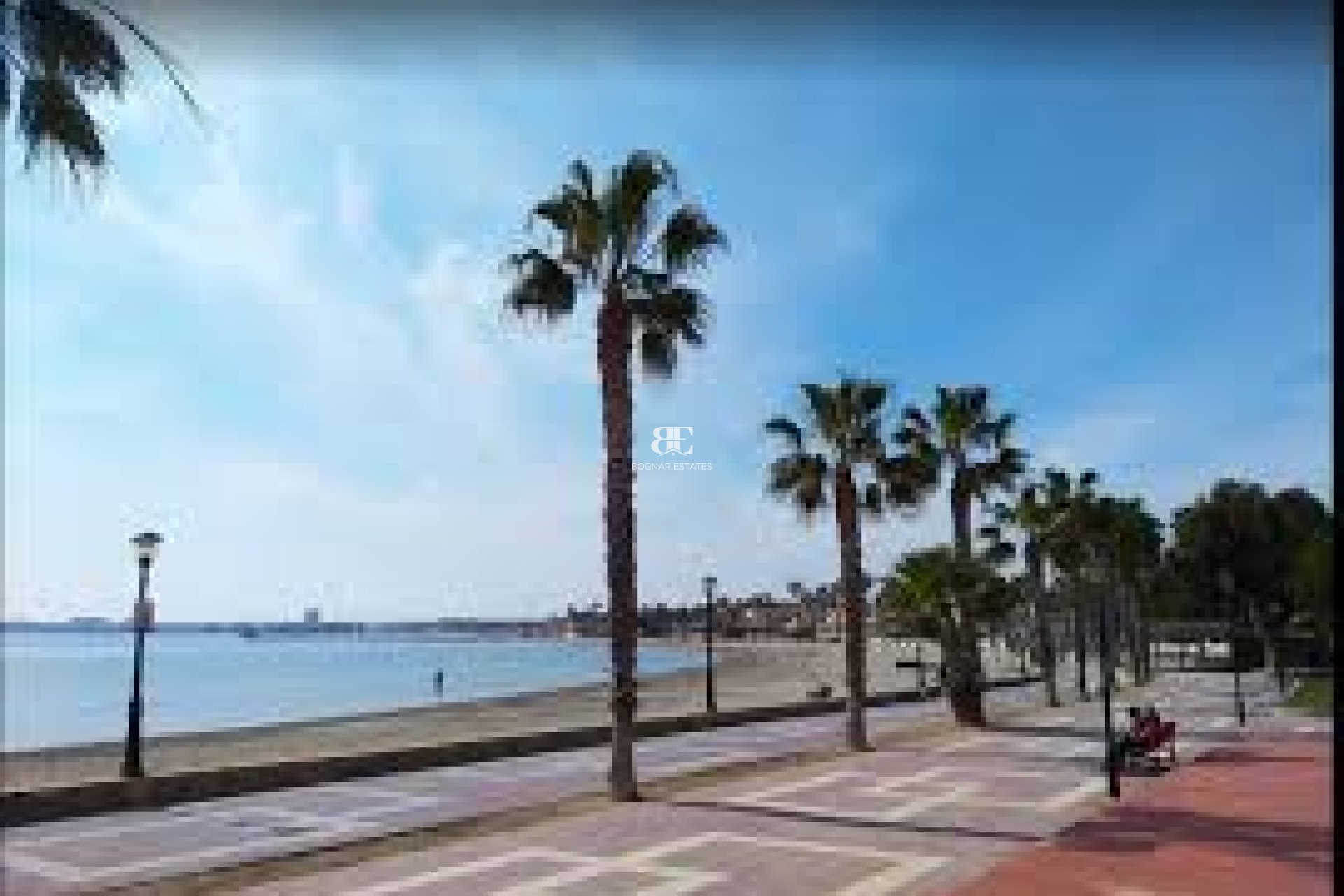 Herverkoop - Villa -
Los Alcazares - Roda