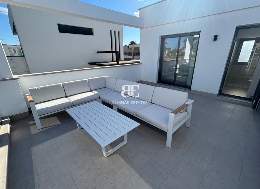 Herverkoop - Villa -
Los Alcazares - Roda