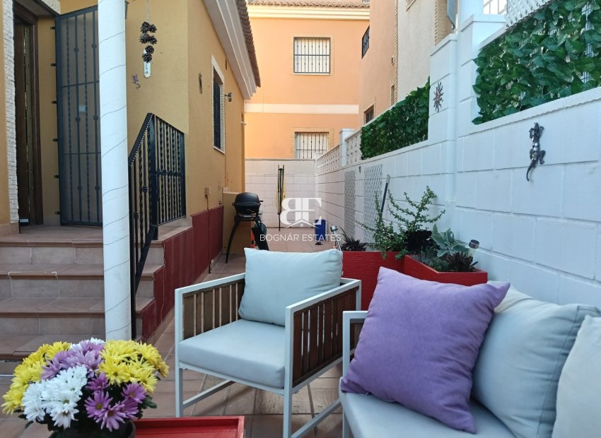 Herverkoop - Villa -
Los Montesinos - La Herrada