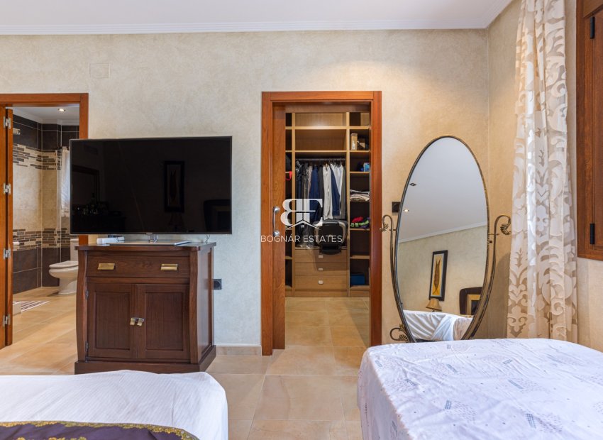 Herverkoop - Villa -
Los Montesinos - La Herrada