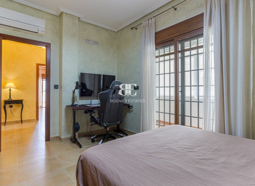 Herverkoop - Villa -
Los Montesinos - La Herrada