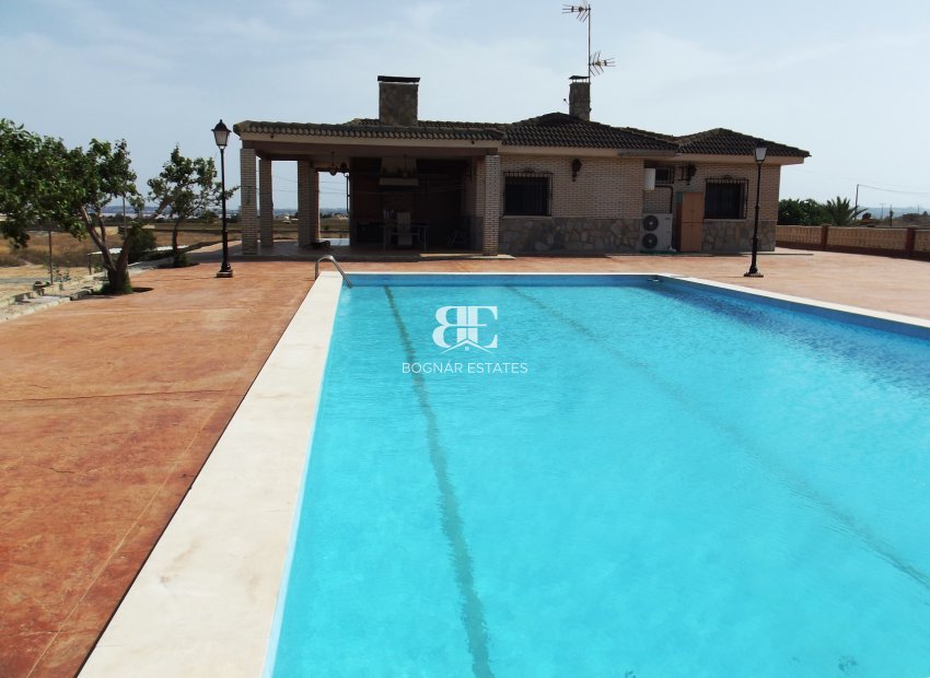 Herverkoop - Villa -
Los Montesinos - La Herrada