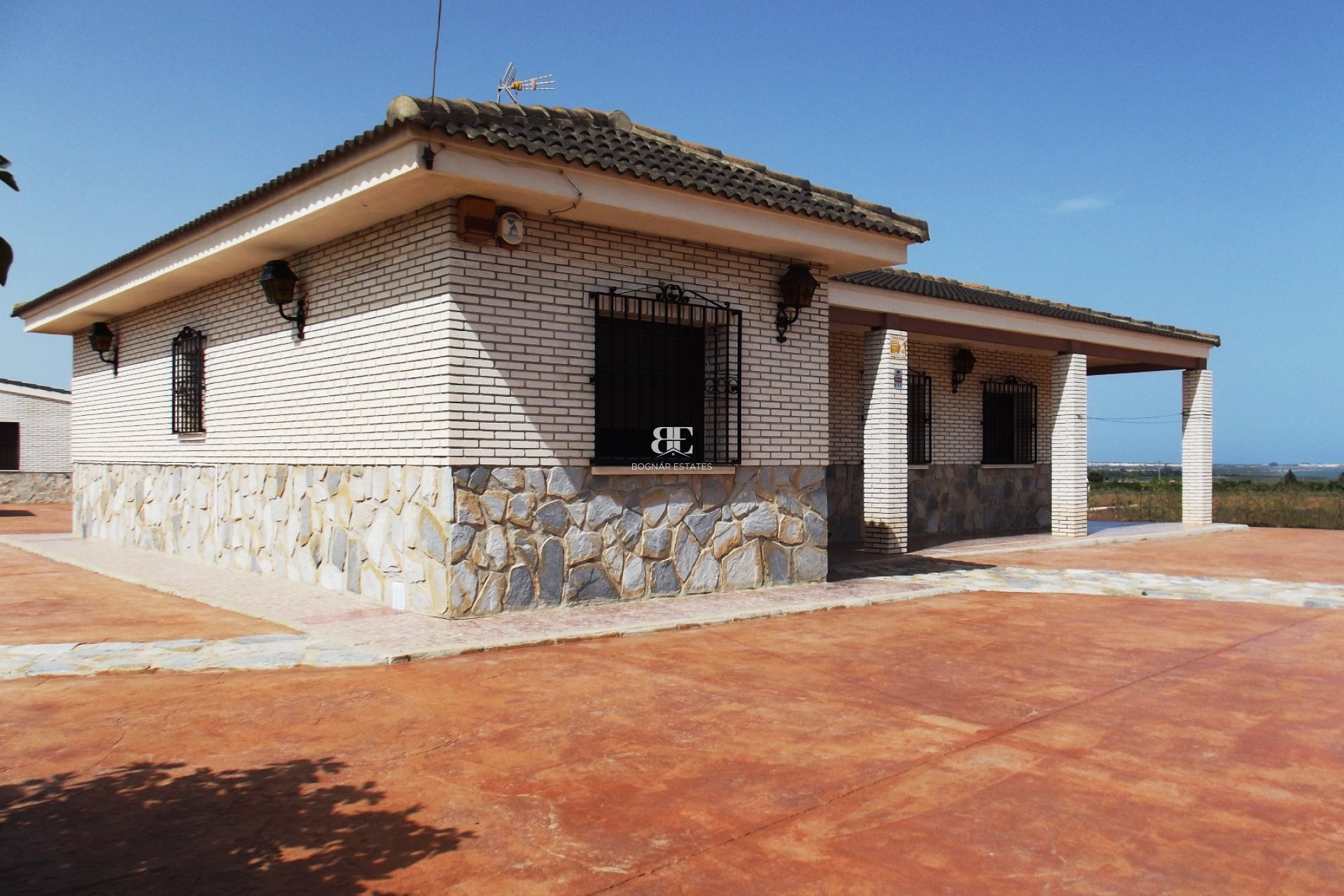 Herverkoop - Villa -
Los Montesinos - La Herrada