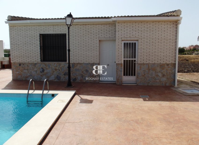 Herverkoop - Villa -
Los Montesinos - La Herrada