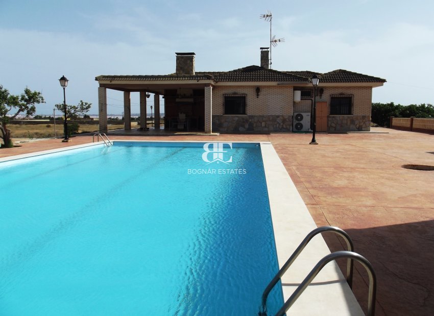Herverkoop - Villa -
Los Montesinos - La Herrada