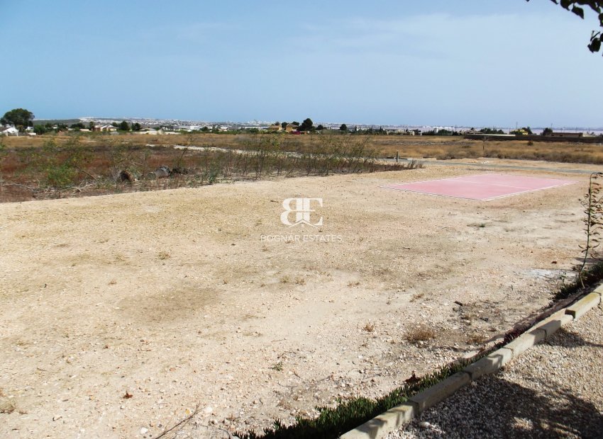 Herverkoop - Villa -
Los Montesinos - La Herrada