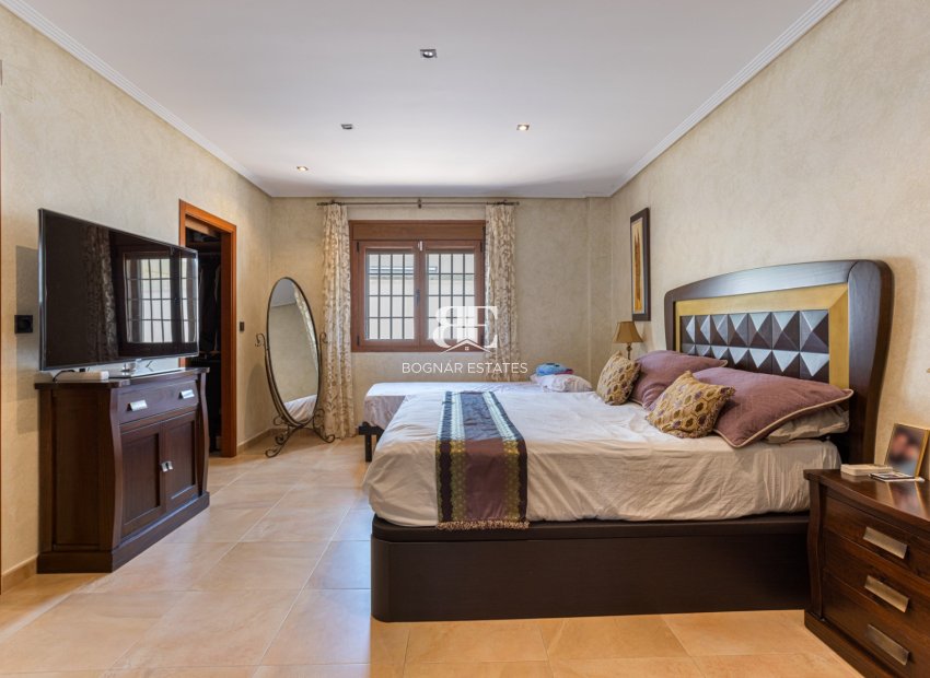 Herverkoop - Villa -
Los Montesinos - La Herrada