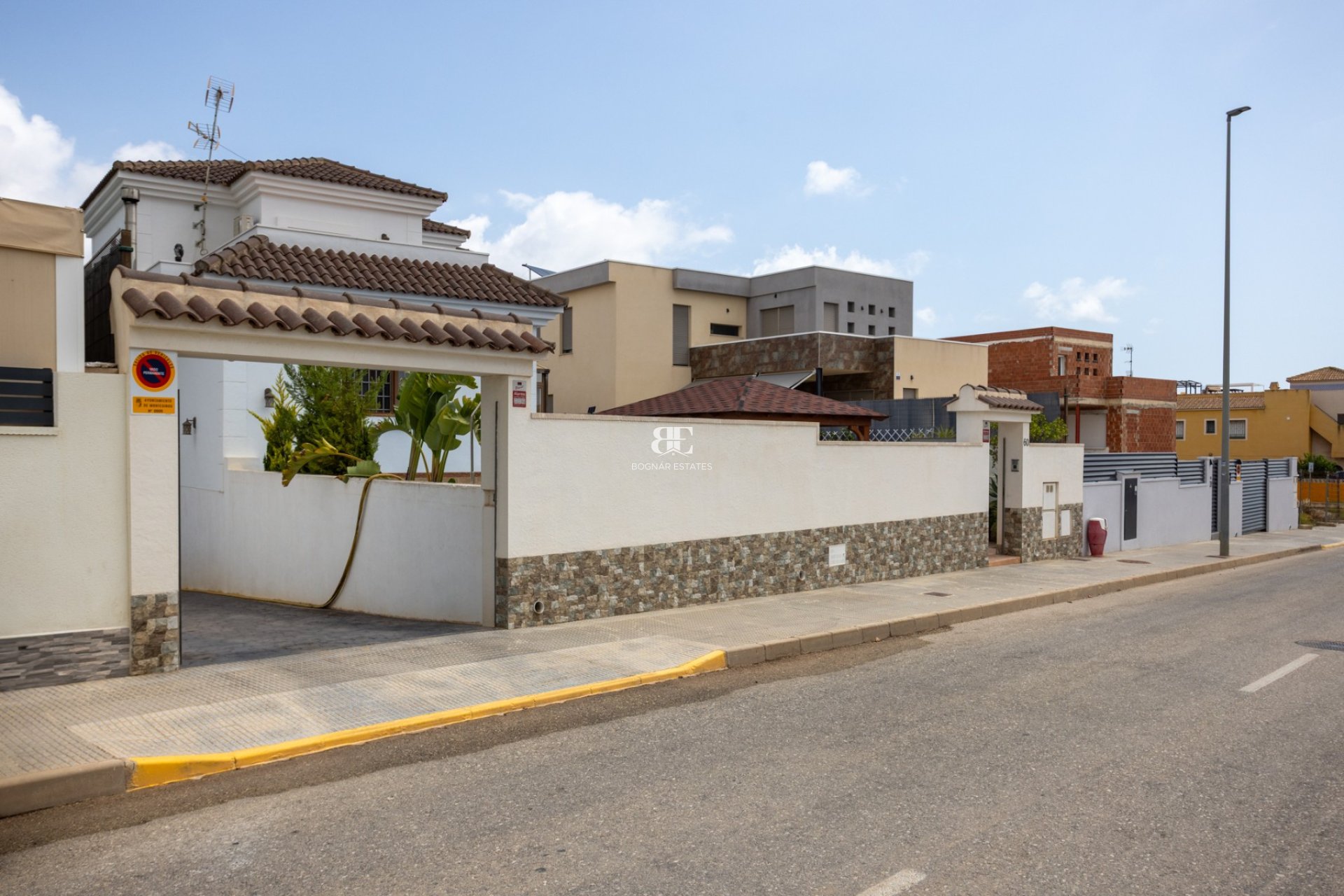 Herverkoop - Villa -
Los Montesinos - La Herrada