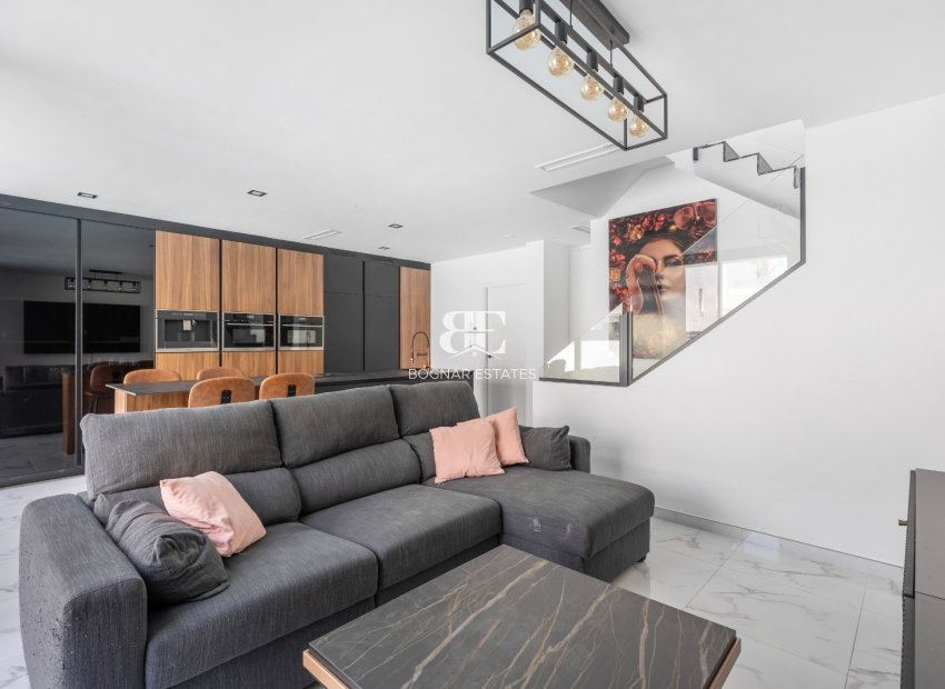 Herverkoop - Villa -
Los Montesinos - La Herrada