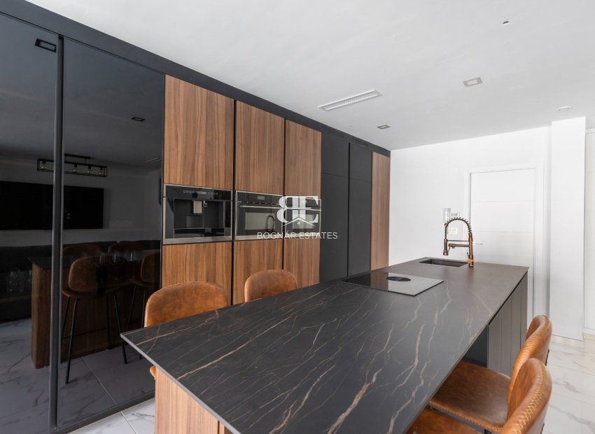 Herverkoop - Villa -
Los Montesinos - La Herrada