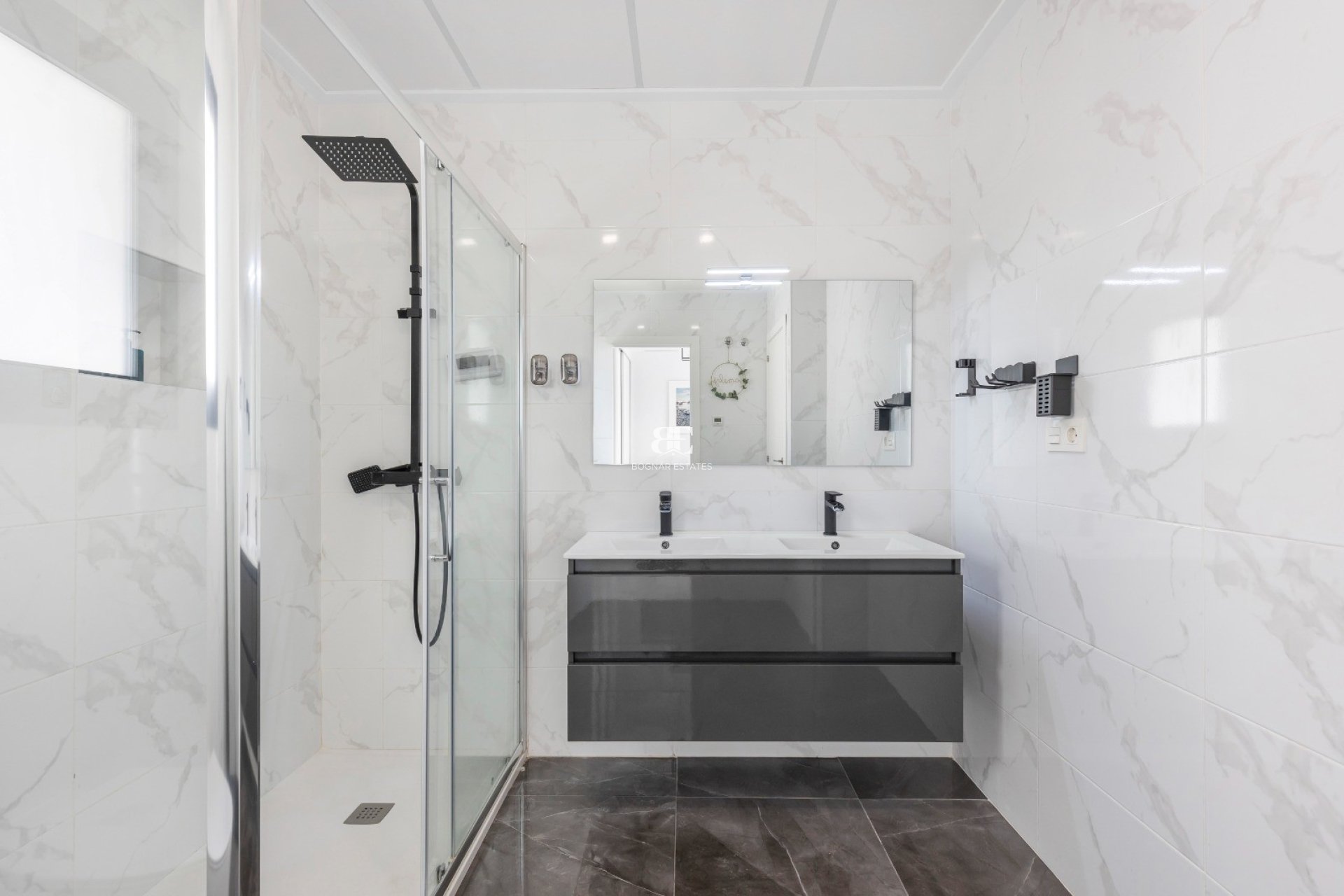 Herverkoop - Villa -
Los Montesinos - La Herrada