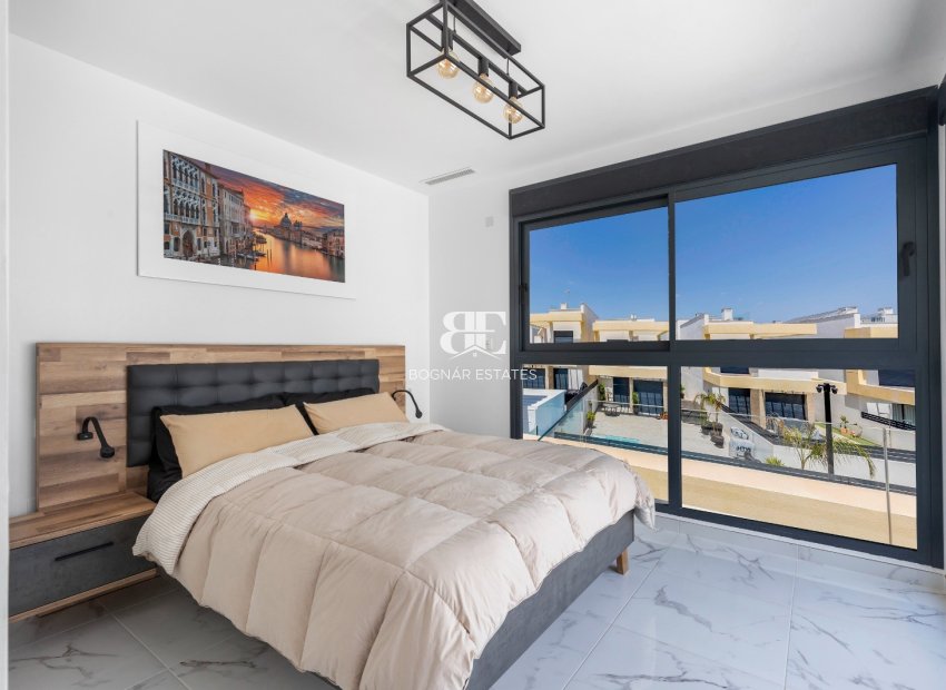 Herverkoop - Villa -
Los Montesinos - La Herrada