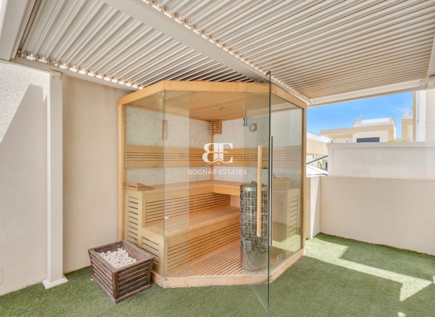 Herverkoop - Villa -
Los Montesinos - La Herrada