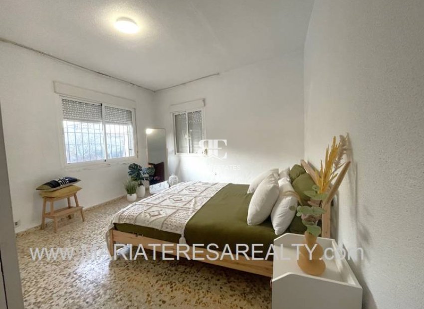 Herverkoop - Villa -
Los Urrutias - Center