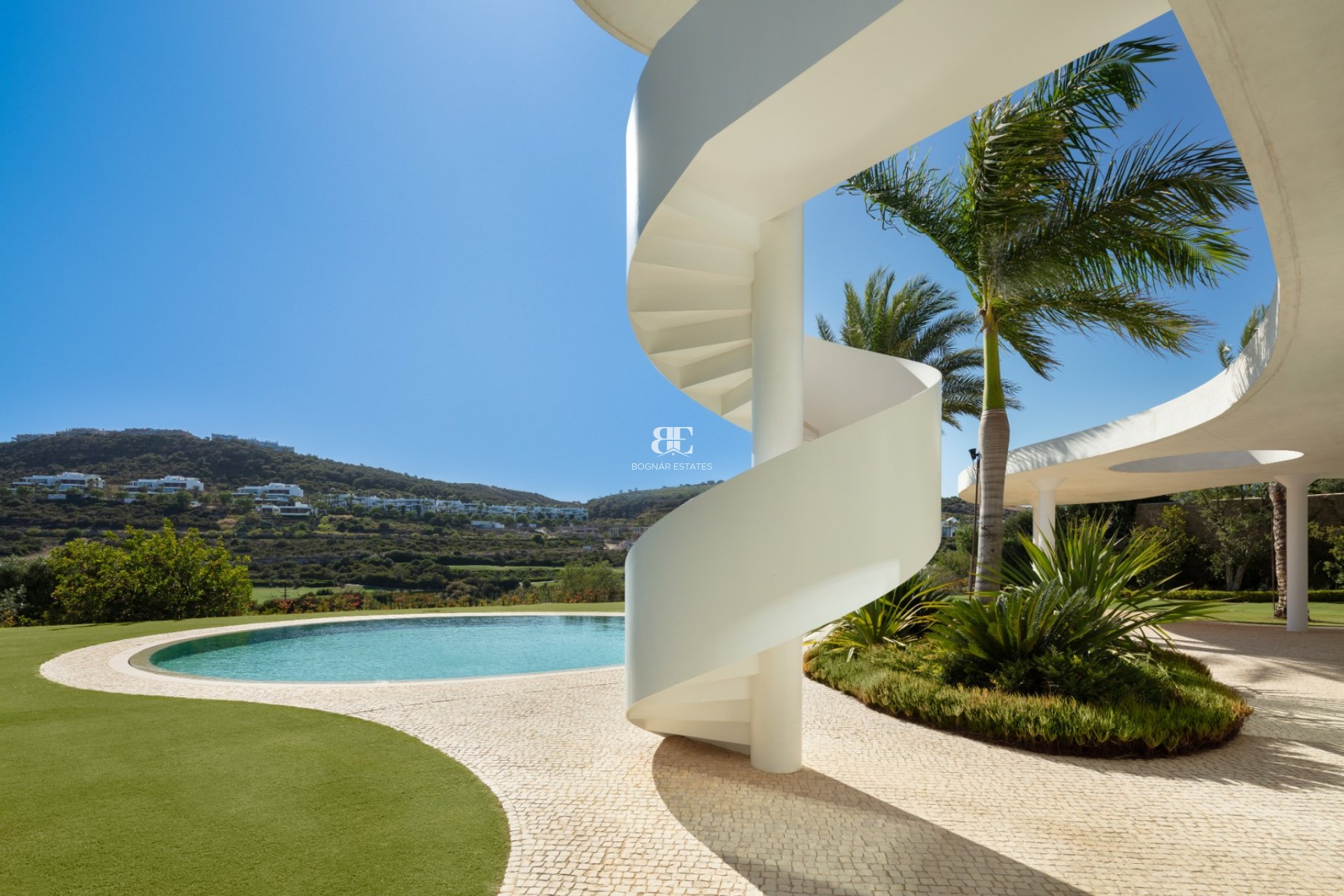 Herverkoop - Villa -
Malaga - Casares