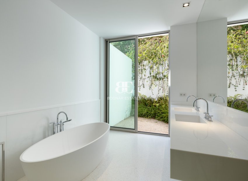 Herverkoop - Villa -
Malaga - Casares