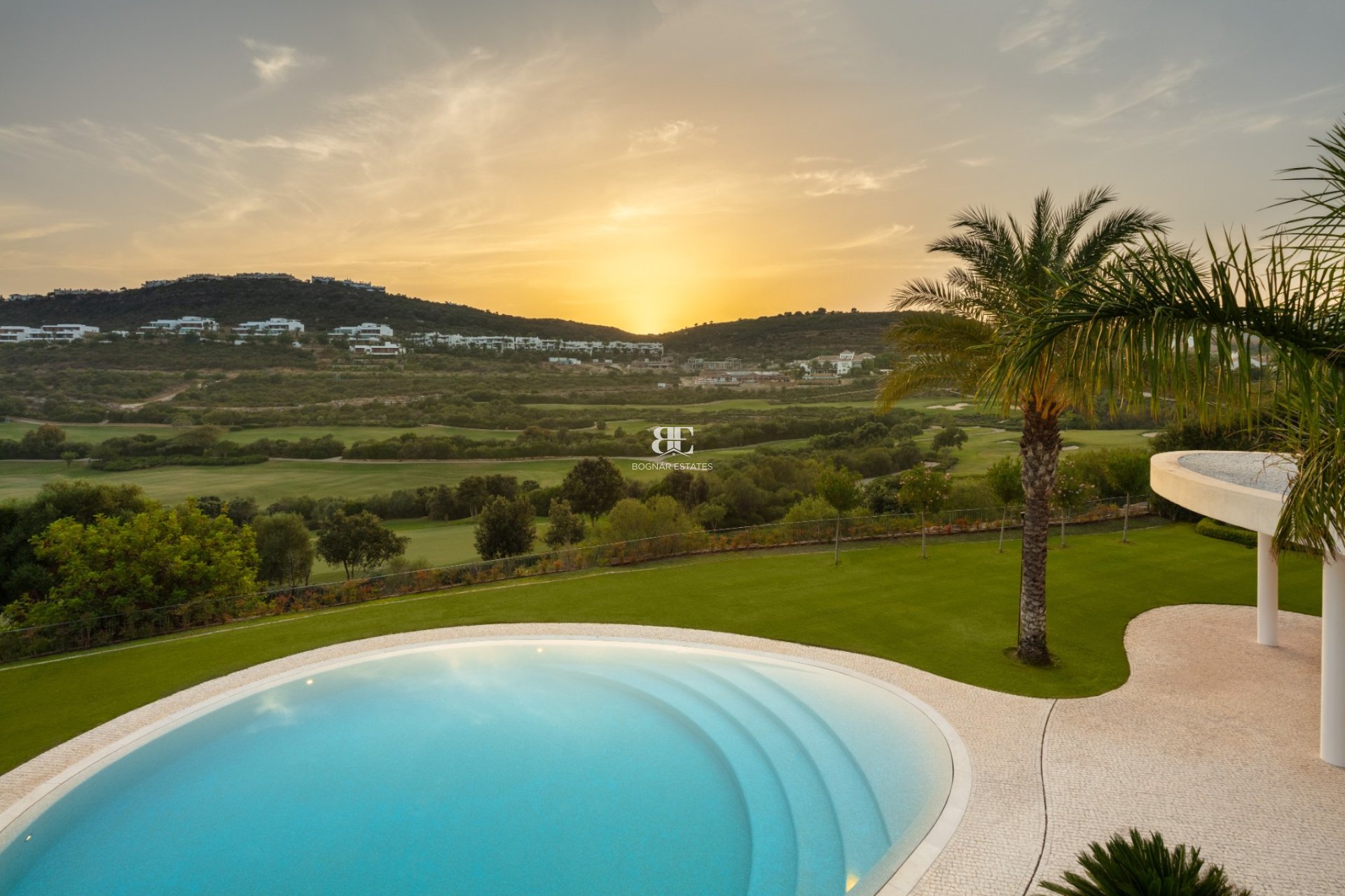 Herverkoop - Villa -
Malaga - Casares