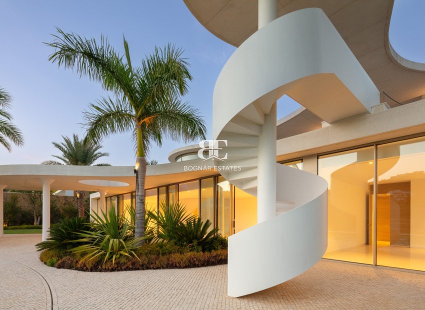Herverkoop - Villa -
Malaga - Casares
