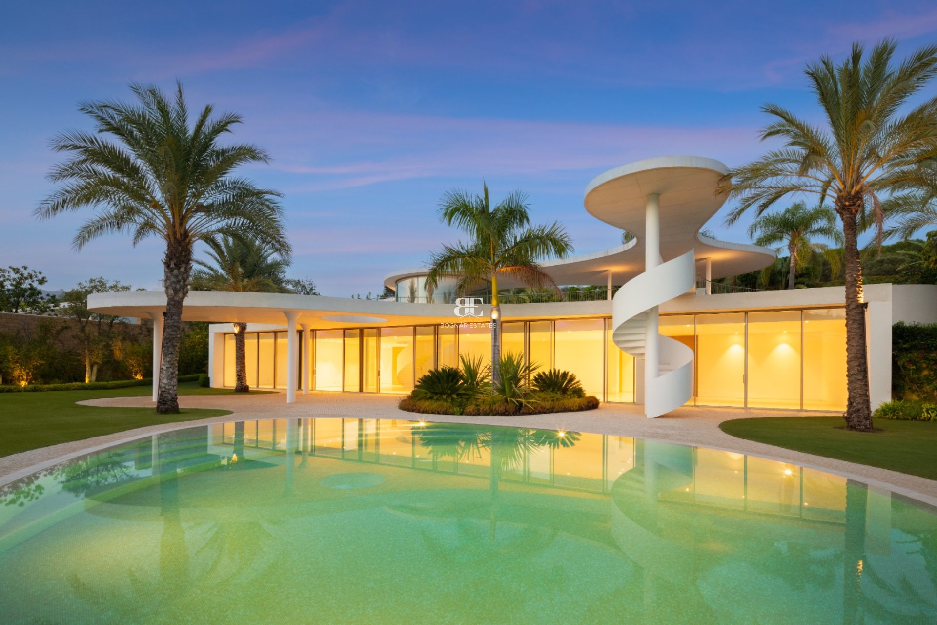Herverkoop - Villa -
Malaga - Casares