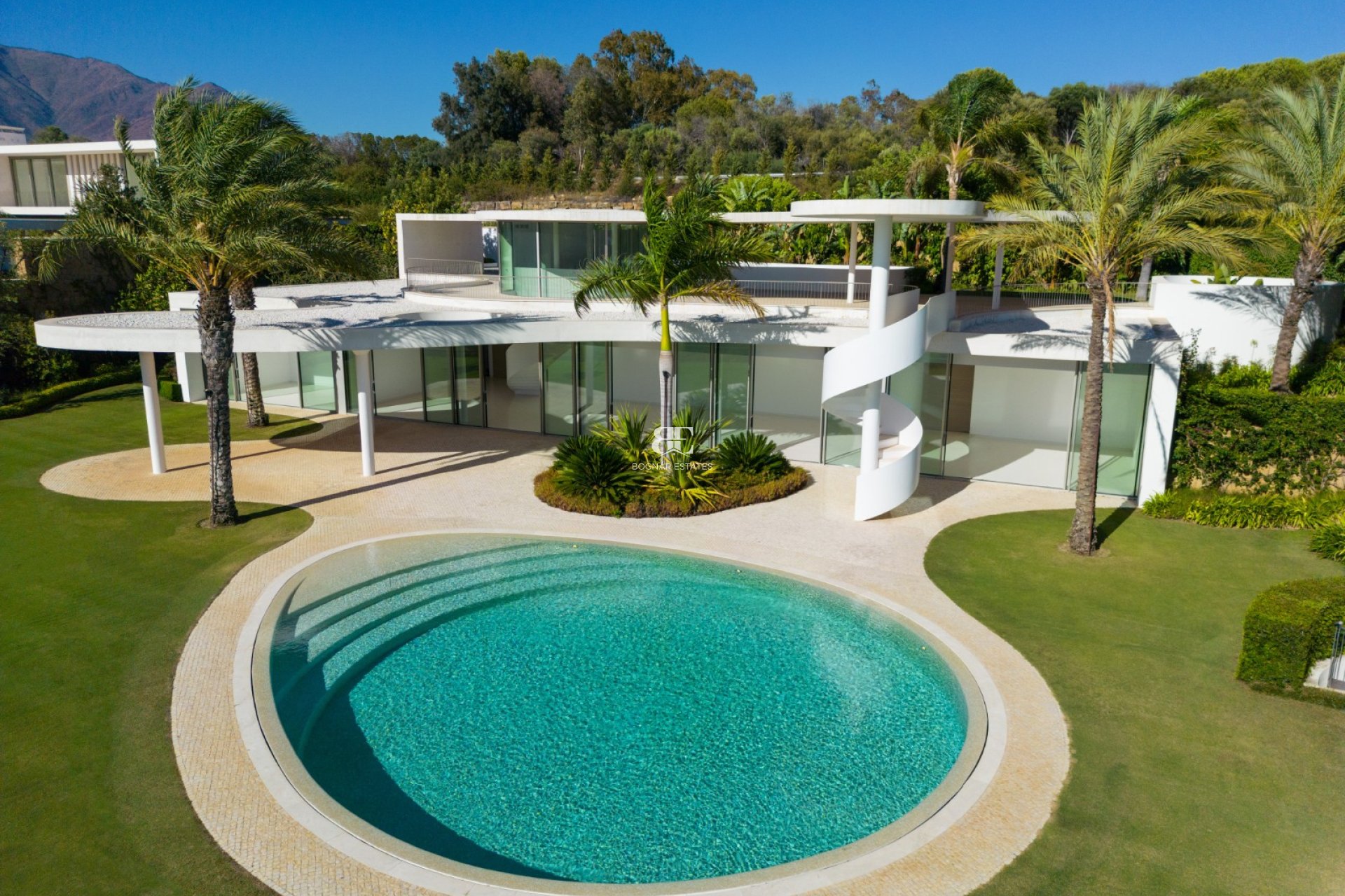 Herverkoop - Villa -
Malaga - Casares
