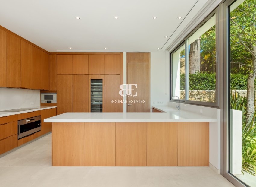 Herverkoop - Villa -
Malaga - Casares