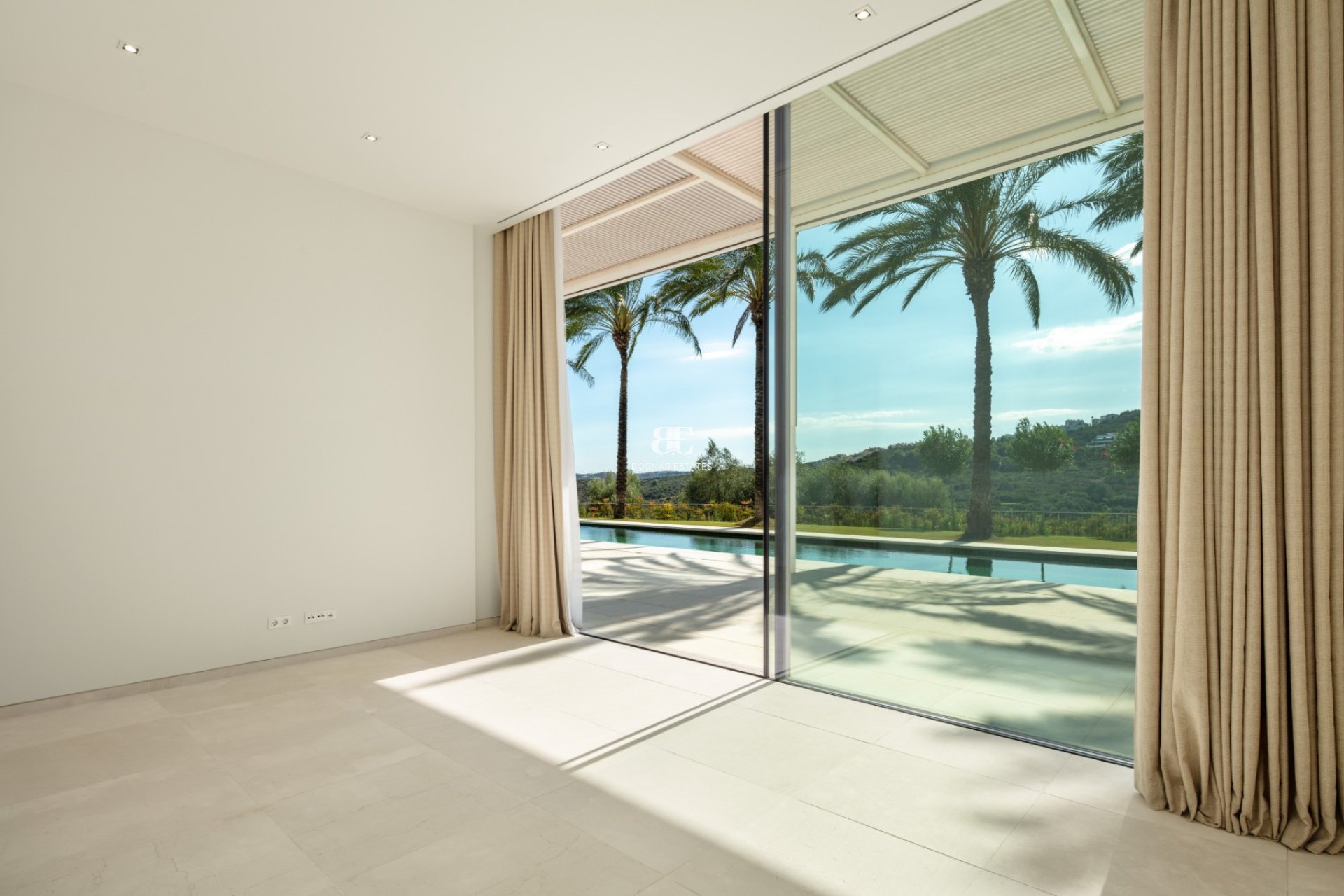 Herverkoop - Villa -
Malaga - Casares