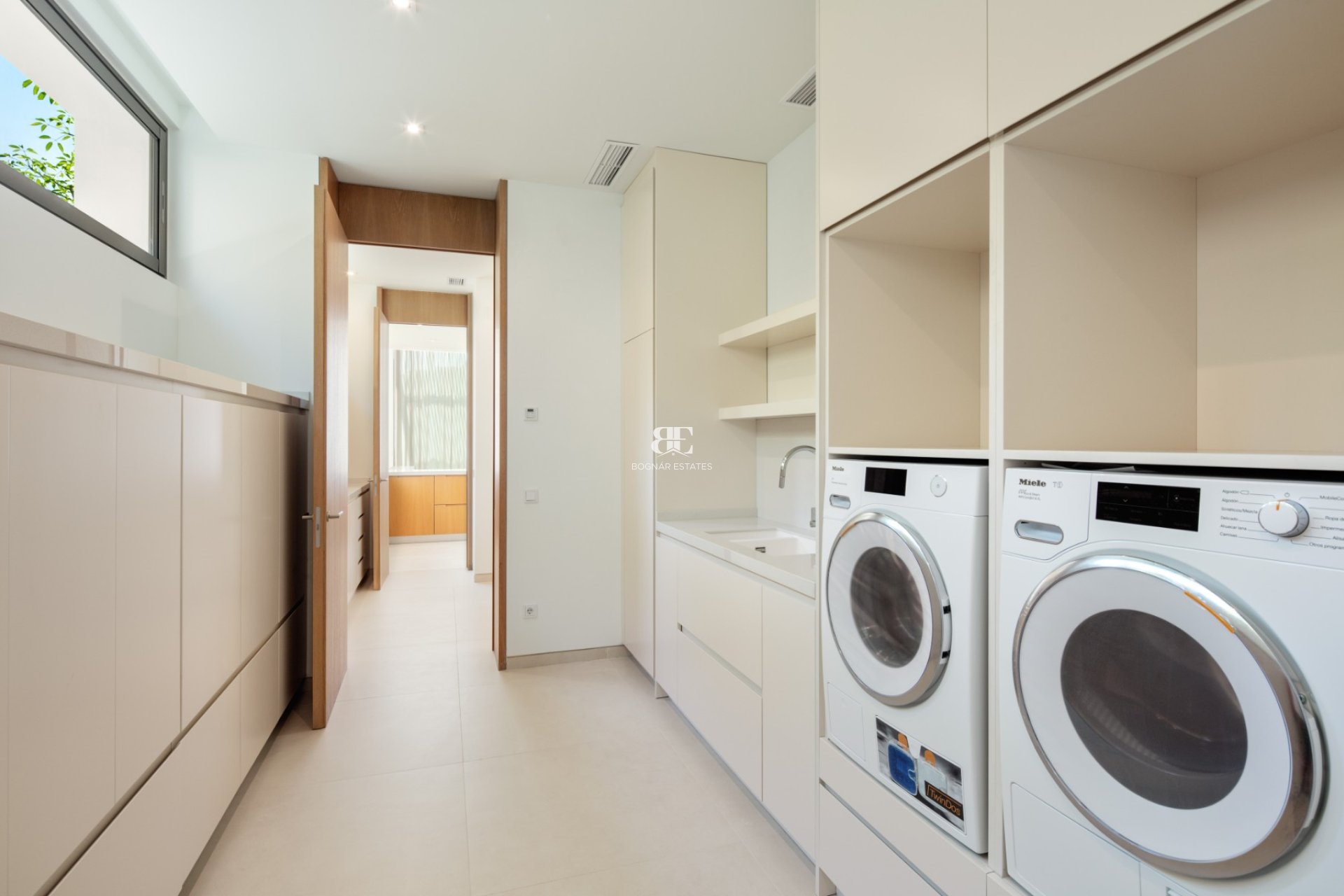 Herverkoop - Villa -
Malaga - Casares