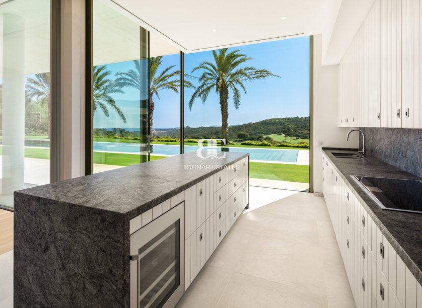 Herverkoop - Villa -
Malaga - Casares