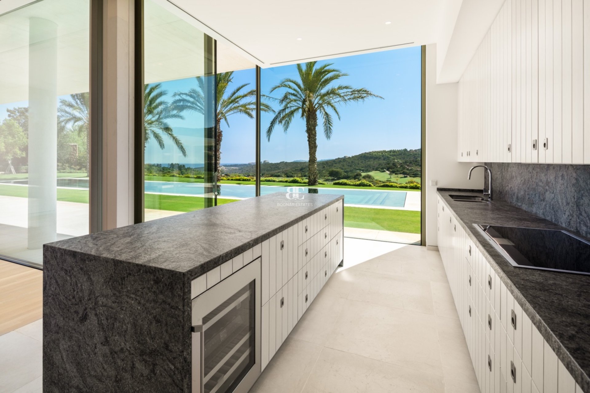 Herverkoop - Villa -
Malaga - Casares