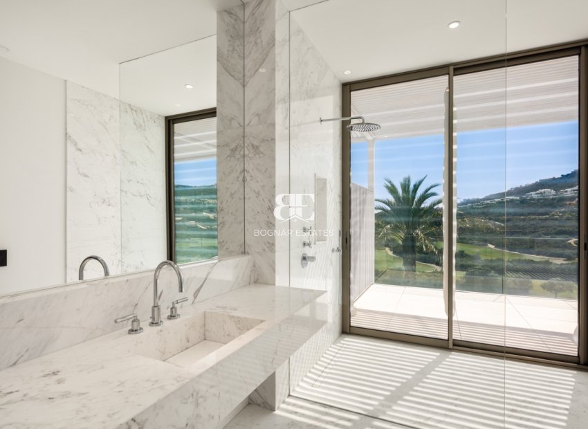 Herverkoop - Villa -
Malaga - Casares
