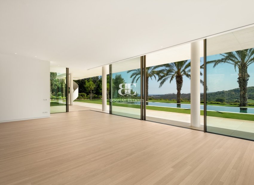 Herverkoop - Villa -
Malaga - Casares