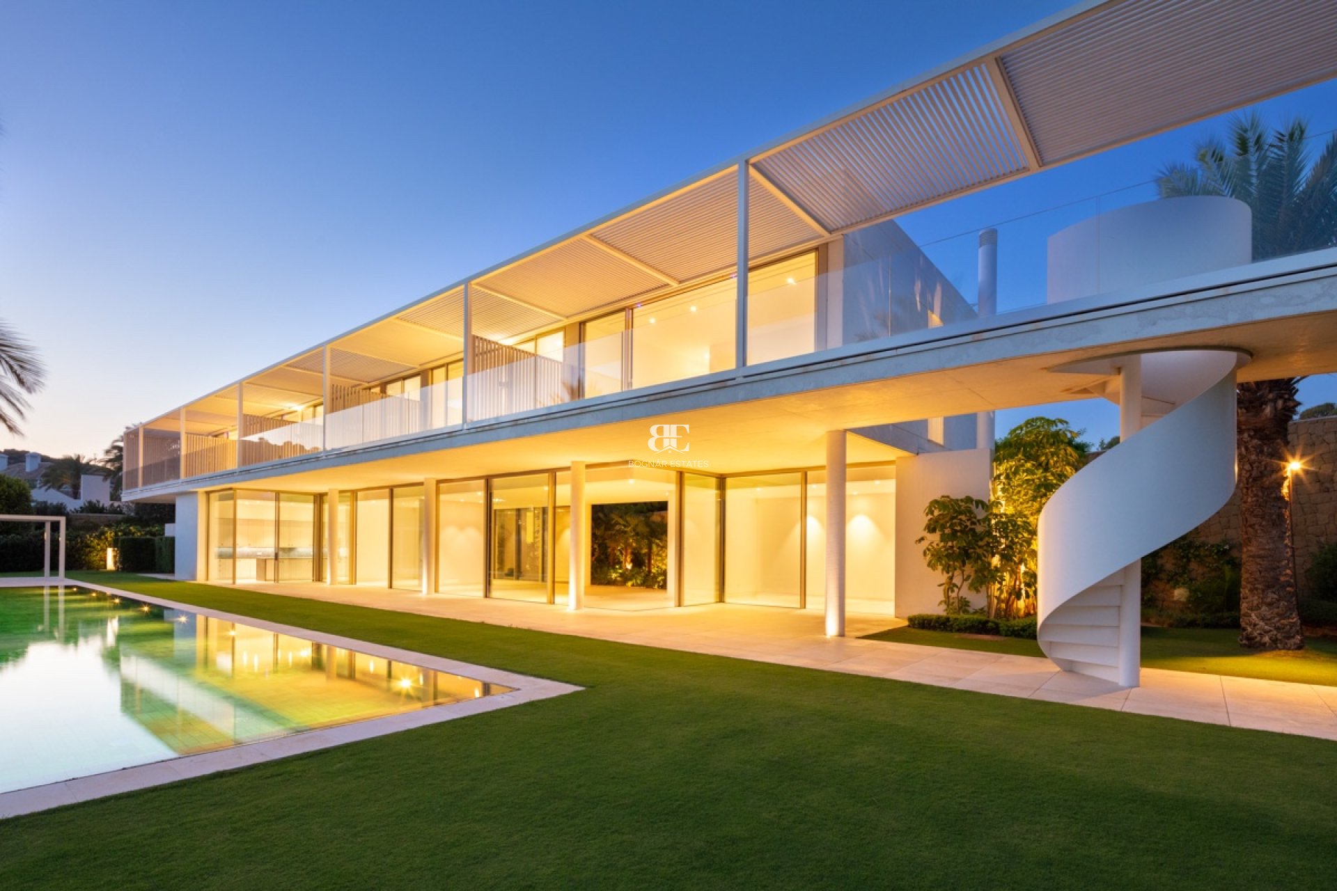 Herverkoop - Villa -
Malaga - Casares